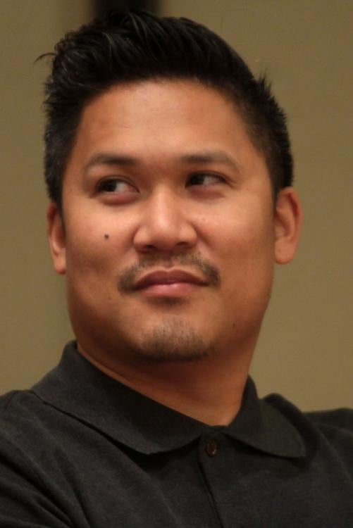 1200px-Dante_Basco_Oct_2014_(cropped).jpg